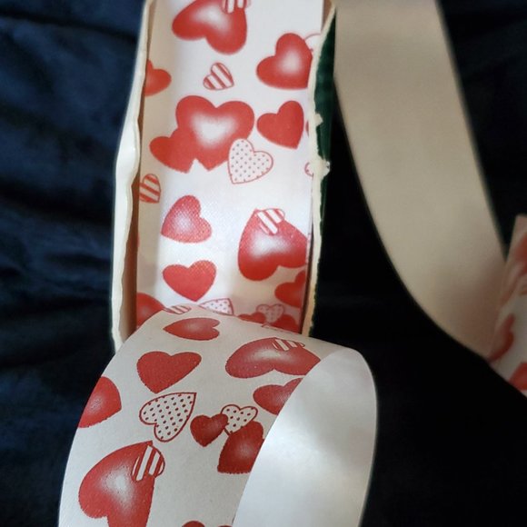 Flora-Satin Valentine Hearts Polypropylene Ribbon 31 Yards x 1 7/16" - Picture 2 of 5